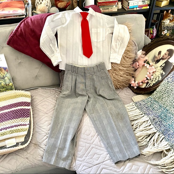 Kaynee Other - Kids White and Gray Matching Set with Red Tie